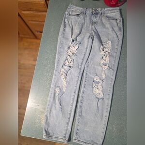 Judy Blue Light Blue Distressed Boyfriend Jeans  9/29